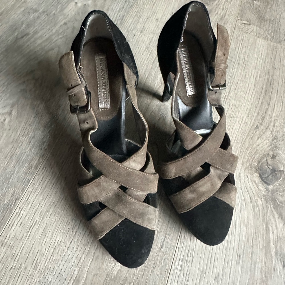 Banana Republic suede gray high heel strap shoes